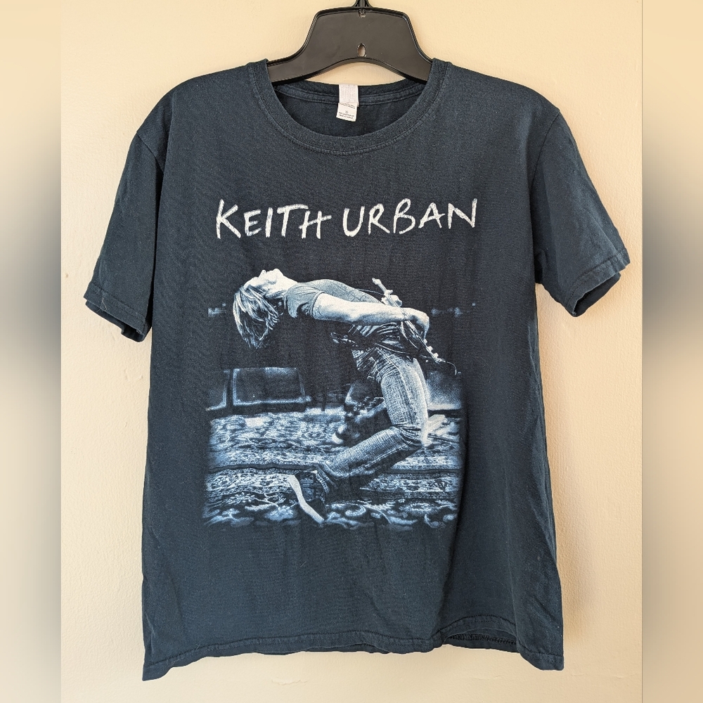 Keith Urban Get Closer 2011 World Tour Concert T-shirt, Black (SIZE SMALL)